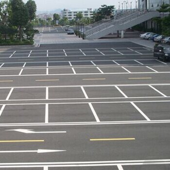 專業(yè)可靠的道路、停車場(chǎng)及交通設(shè)施安裝服務(wù)，全面解決北京停車難題